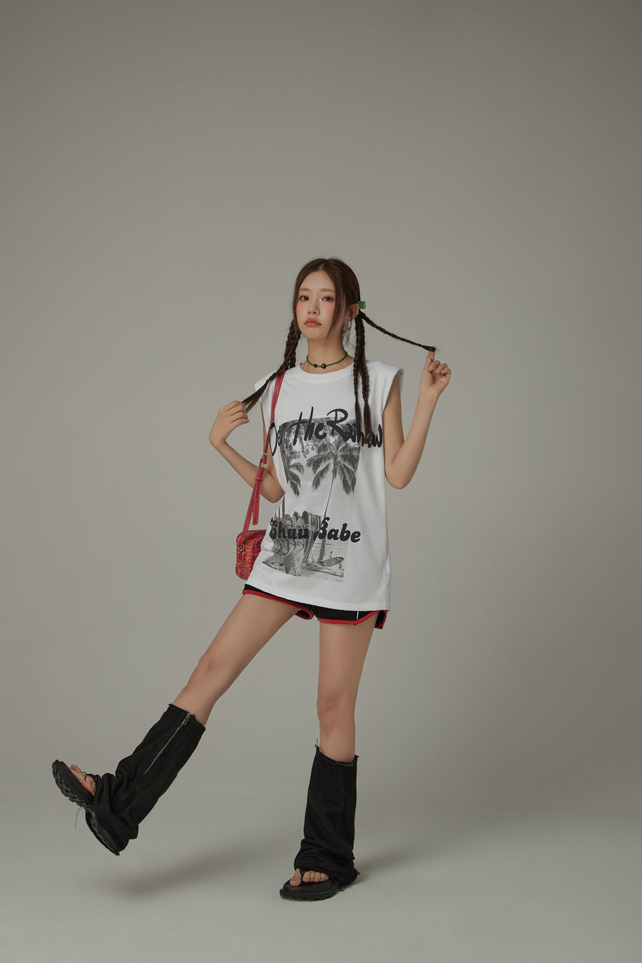 CHUU Over The Rainbow Printed Boxy Sleeveless Mid Length T-Shirt