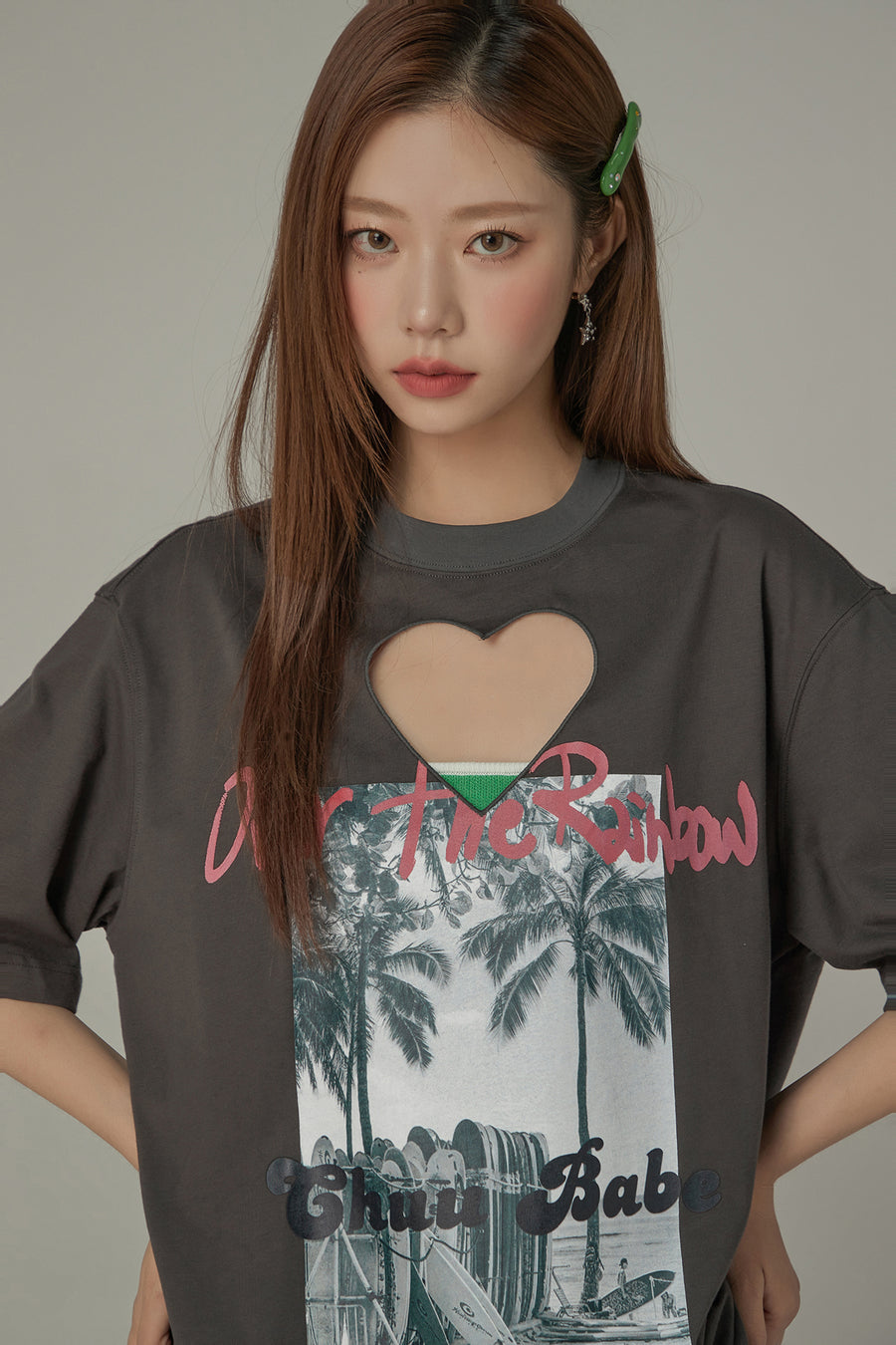 CHUU Cotton Heart Key Hole Chuu Babe Printed Loose Fit T-Shirt