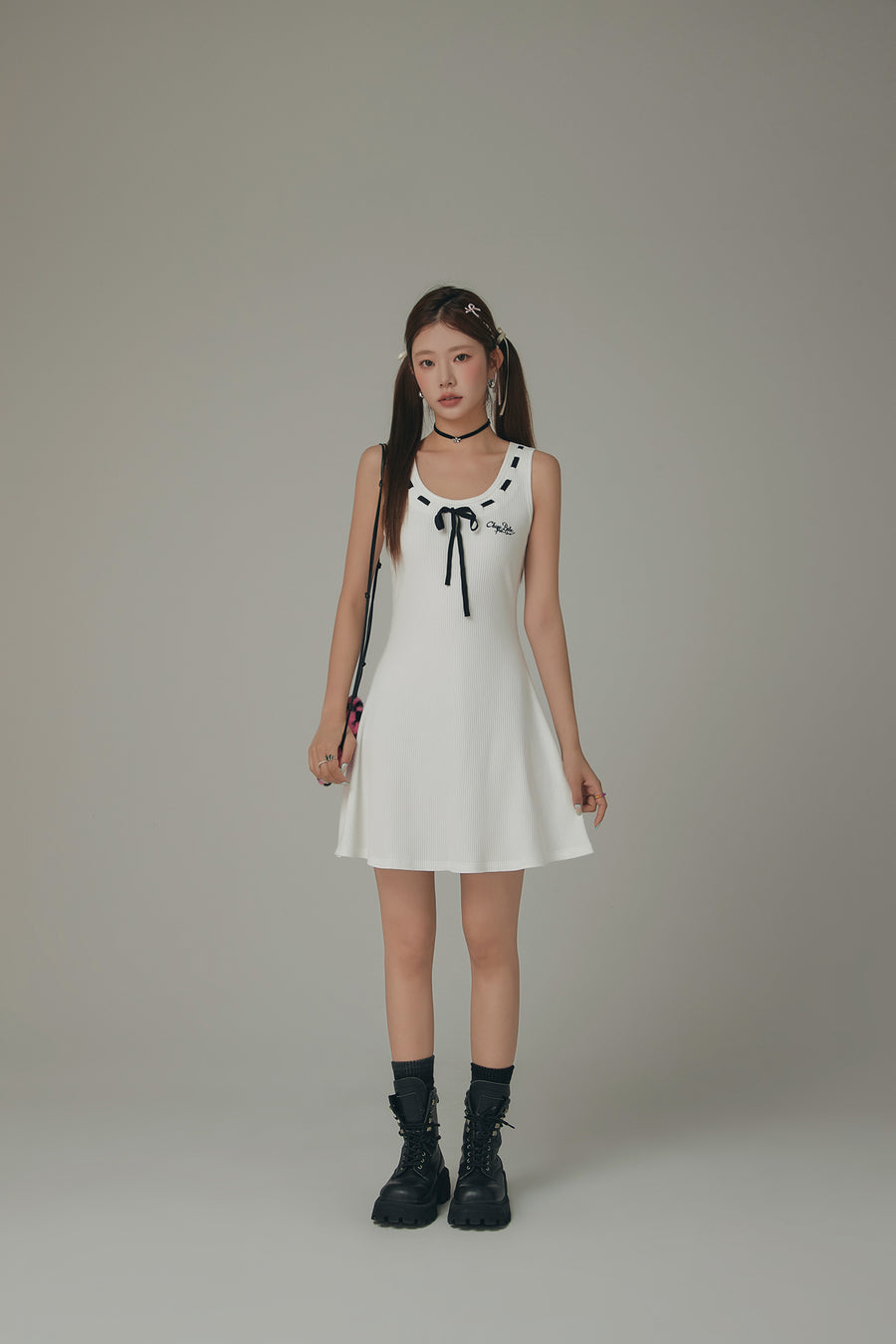 CHUU Ribbon Tie Logo Sleeveless Dress
