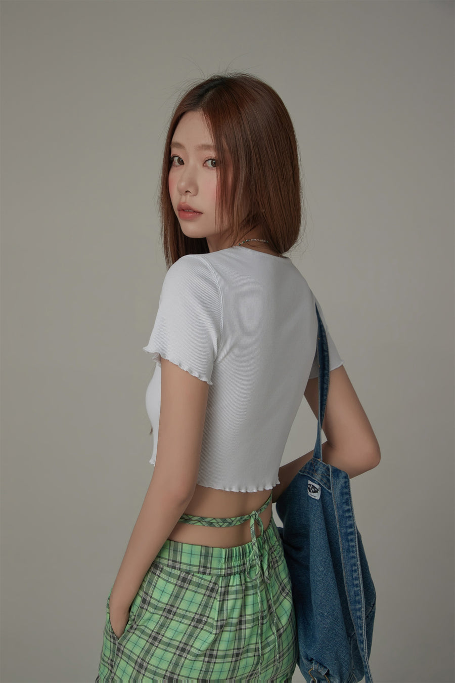 CHUU Rainbow Button Raw Hem Cropped T-Shirt