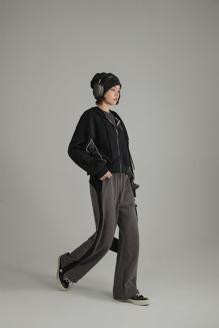 CHUU Two Toned Vintage Sweatpants