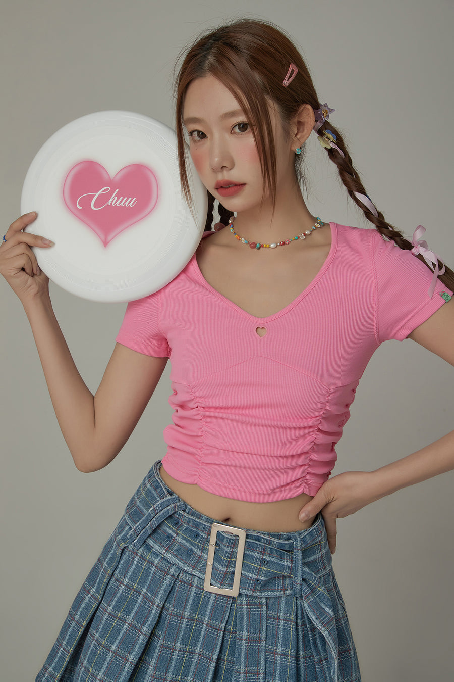 CHUU Color V-Neck Heart Keyhole Shirring Crop T-Shirt