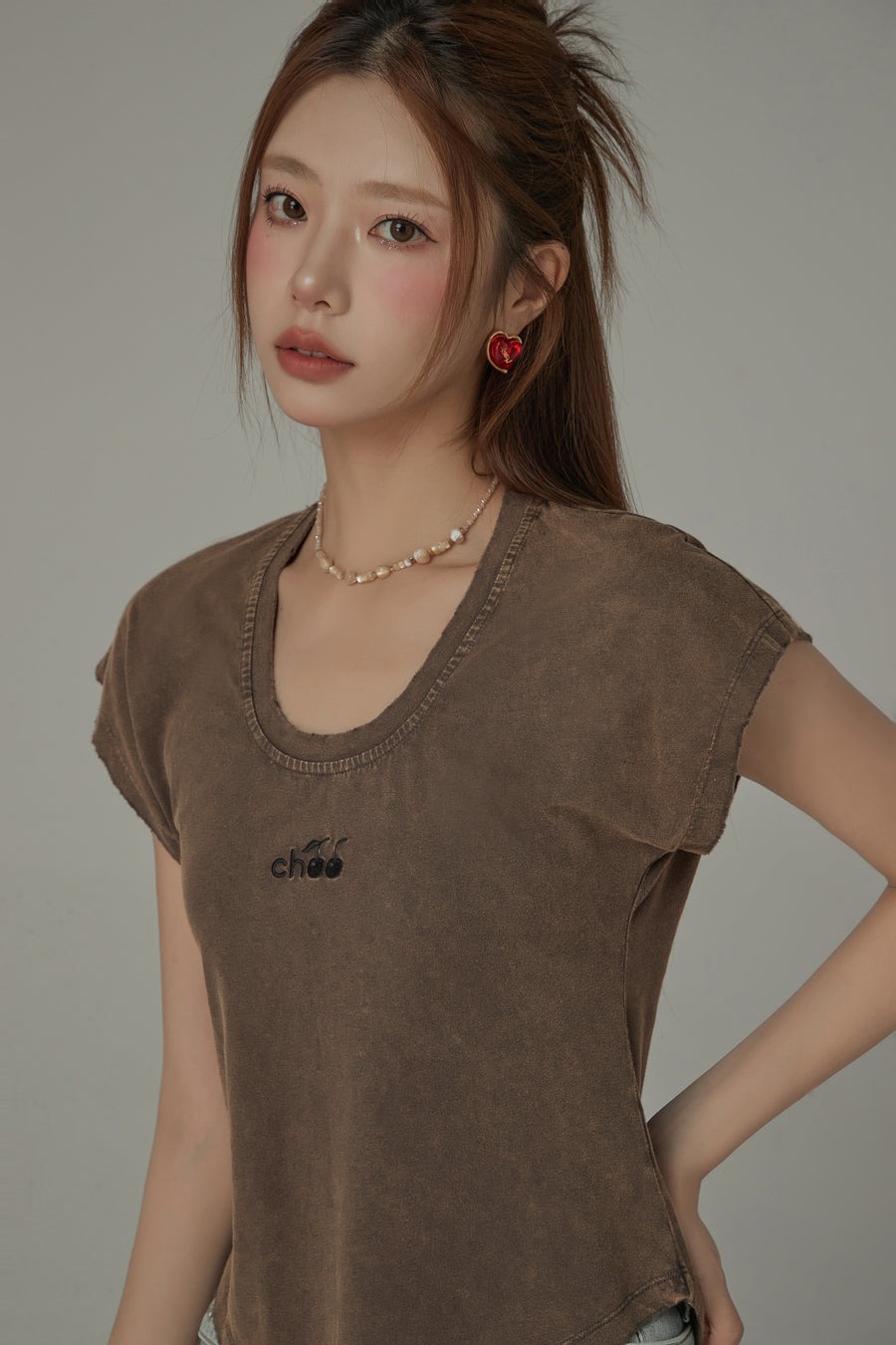 CHUU Cherry Embroidered U Neck Short Sleeve T-Shirt