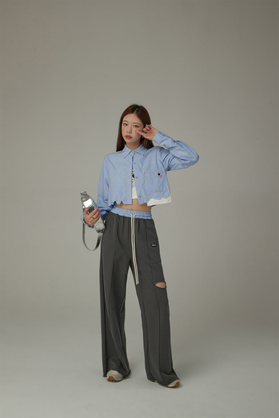 CHUU Color Crop Jagged Hem Shirt