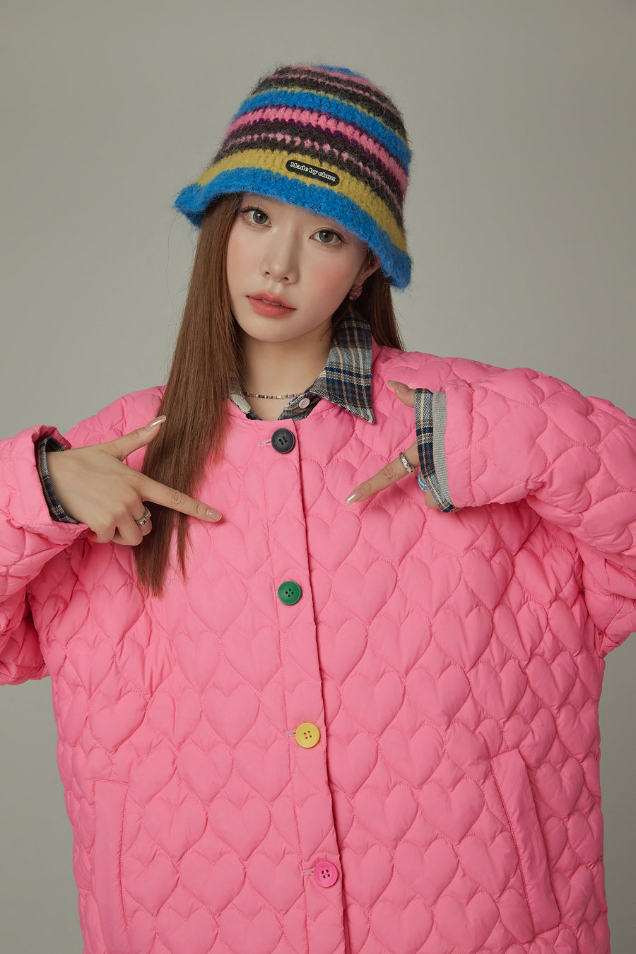 CHUU Rainbow Button Heart Quilting Padded Jacket