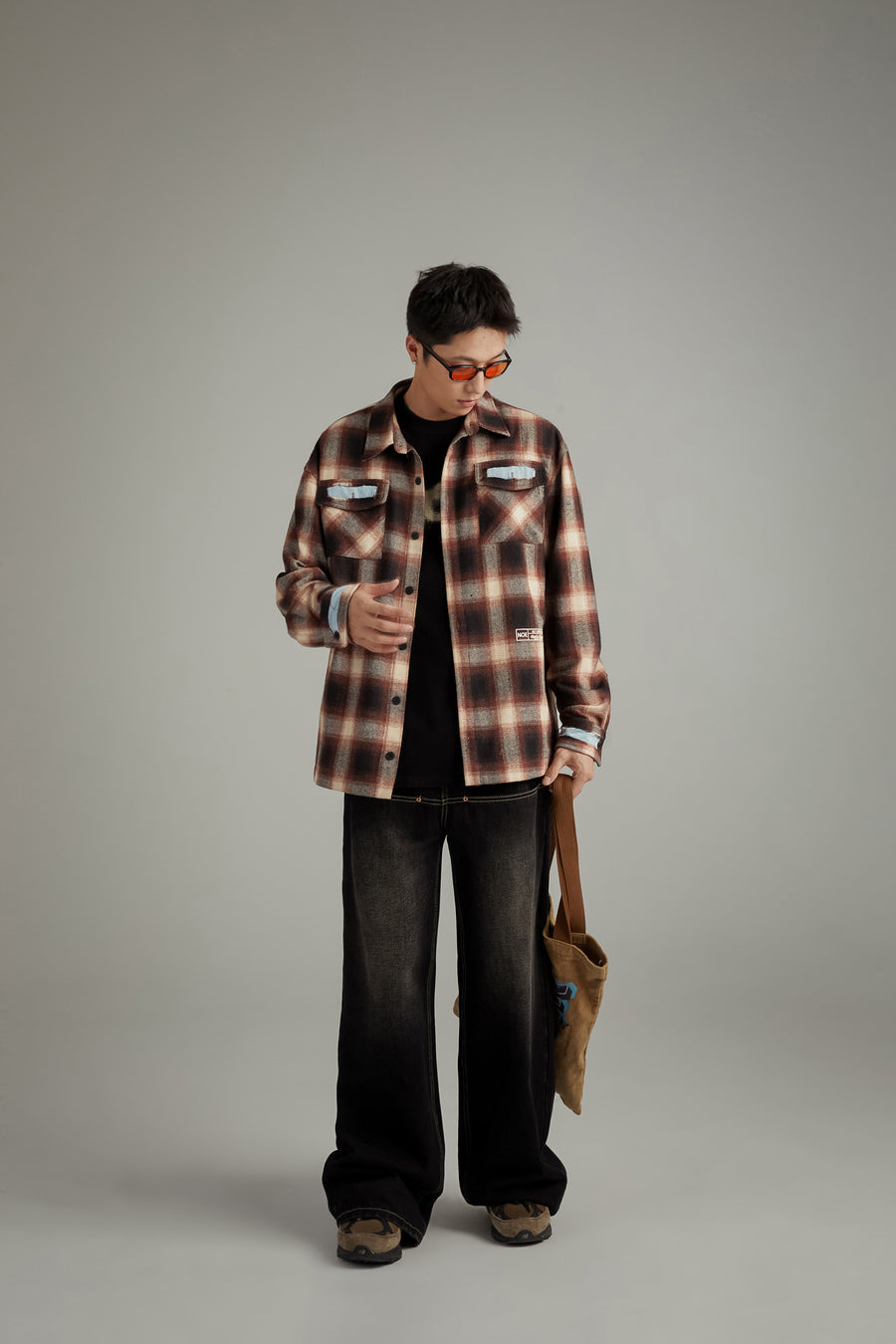 CHUU Distressed Checked Boxy Shirt