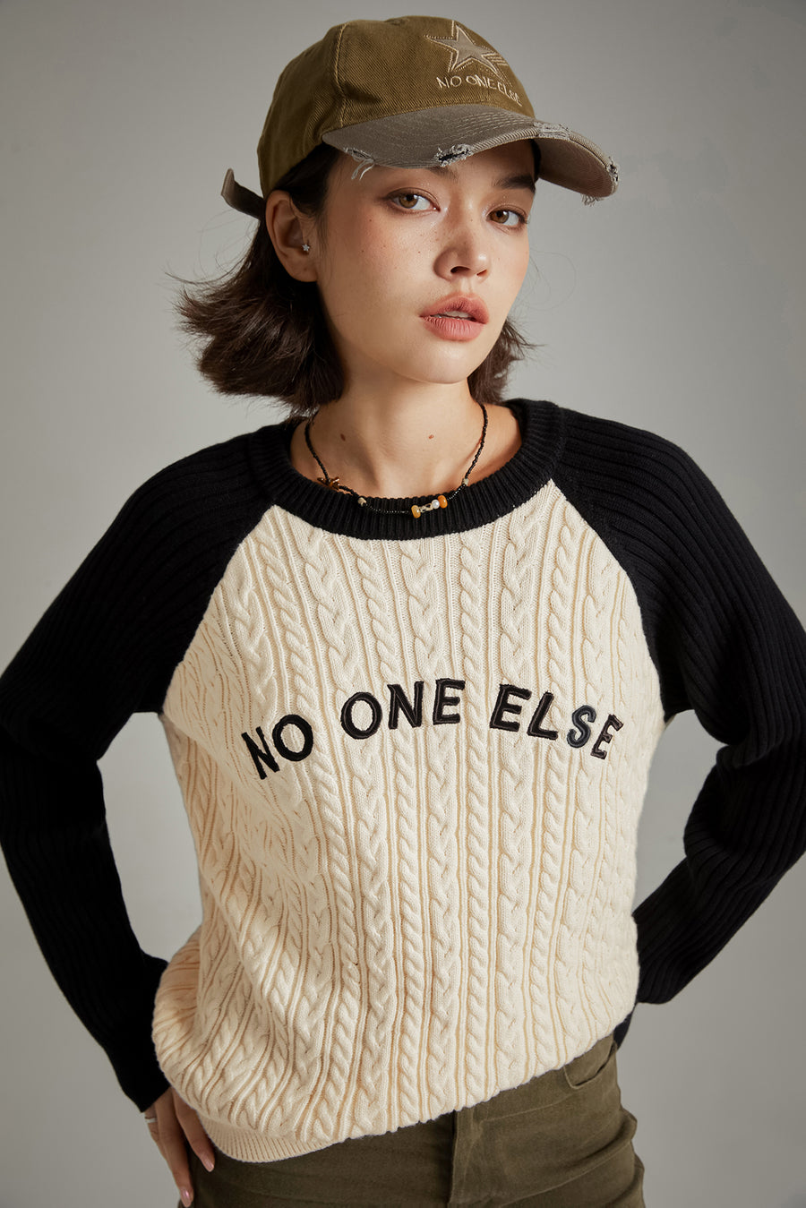 CHUU Logo Raglan Color Combination Knit Sweater