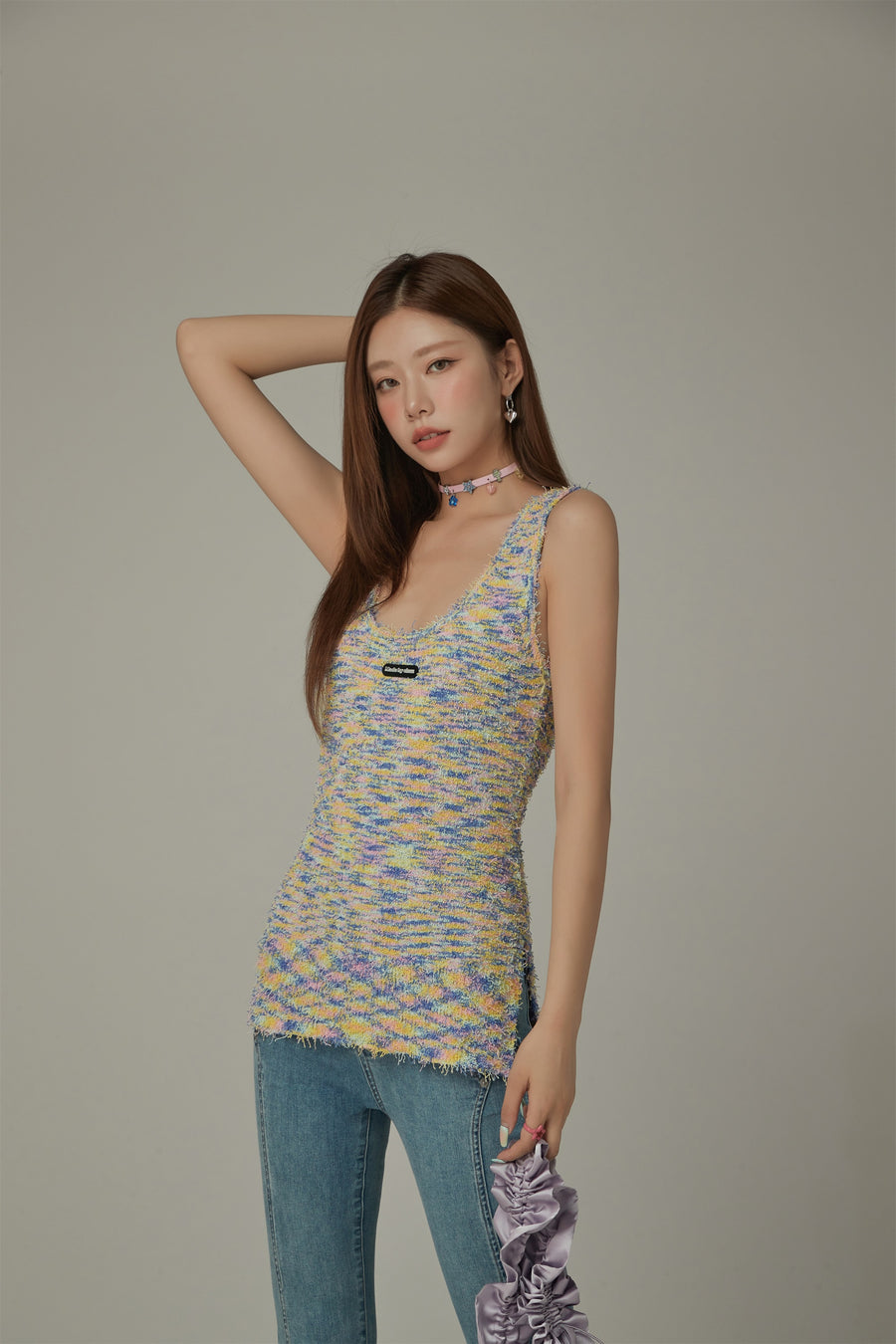 CHUU Logo Basix Slit Sleeveless Top