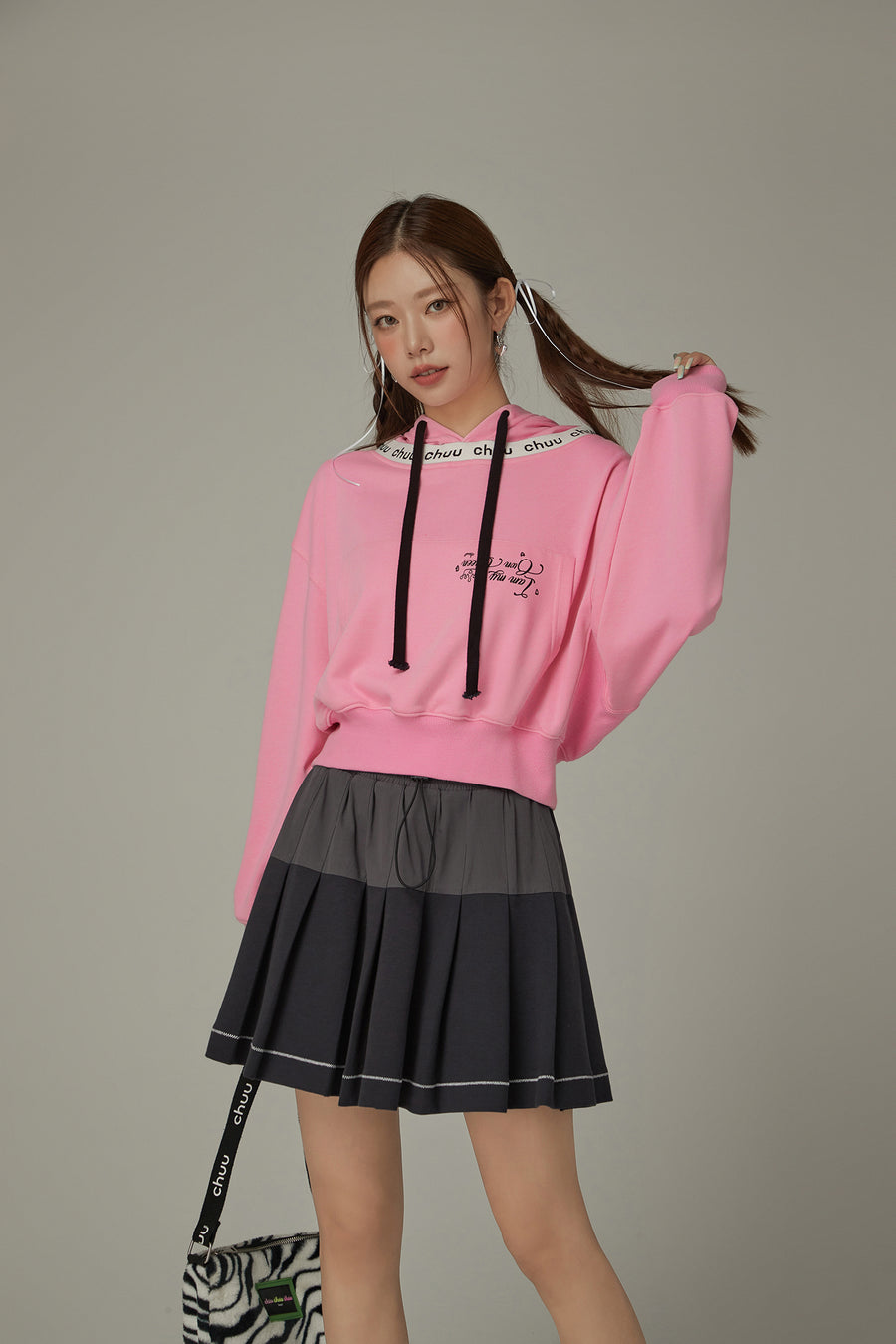 CHUU Logo Lettering Big Pocket Loose Fit Hoodie