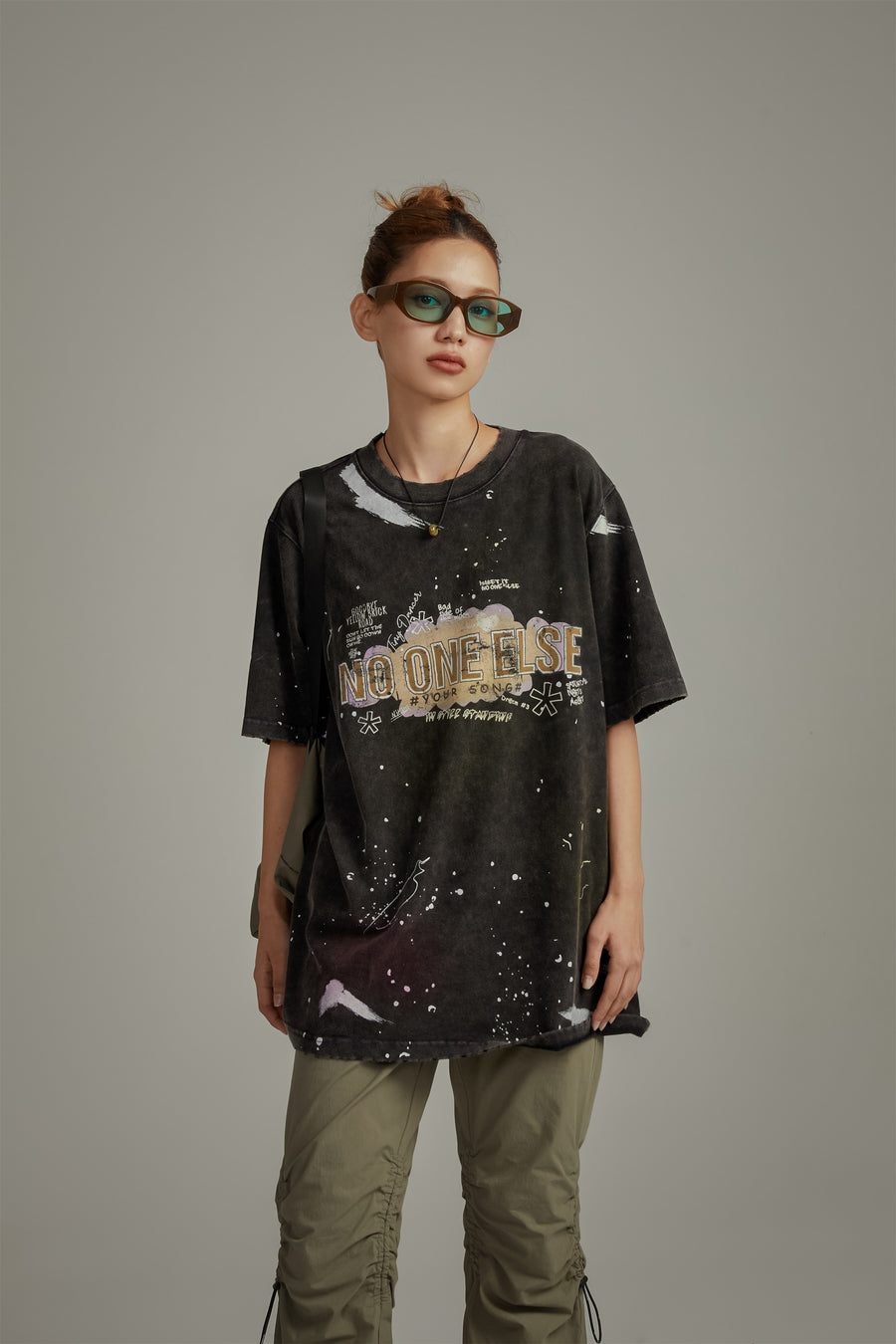 CHUU Paint Splatter Lettering Loosefit T-Shirt