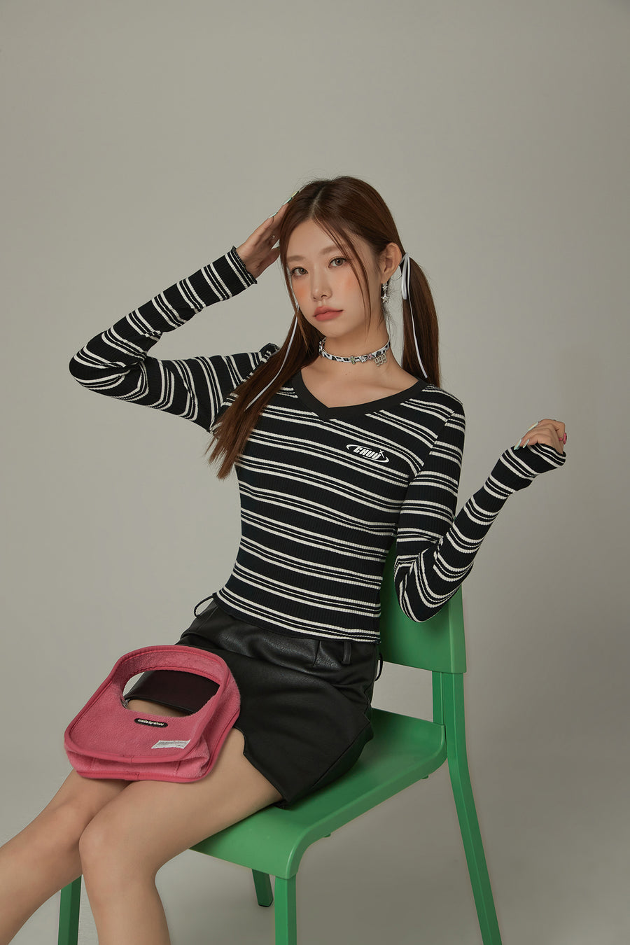 CHUU V-Neck Striped T-Shirt