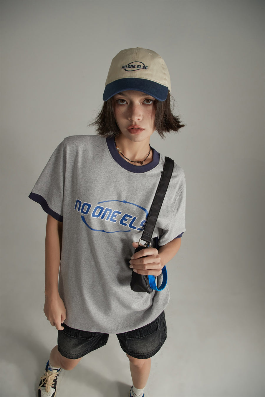 CHUU Noe Center Logo Color Loose Fit T-Shirt