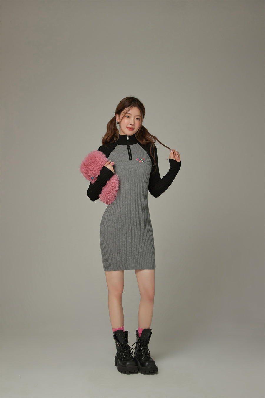 CHUU Color Matching Half Zip-Up Dress