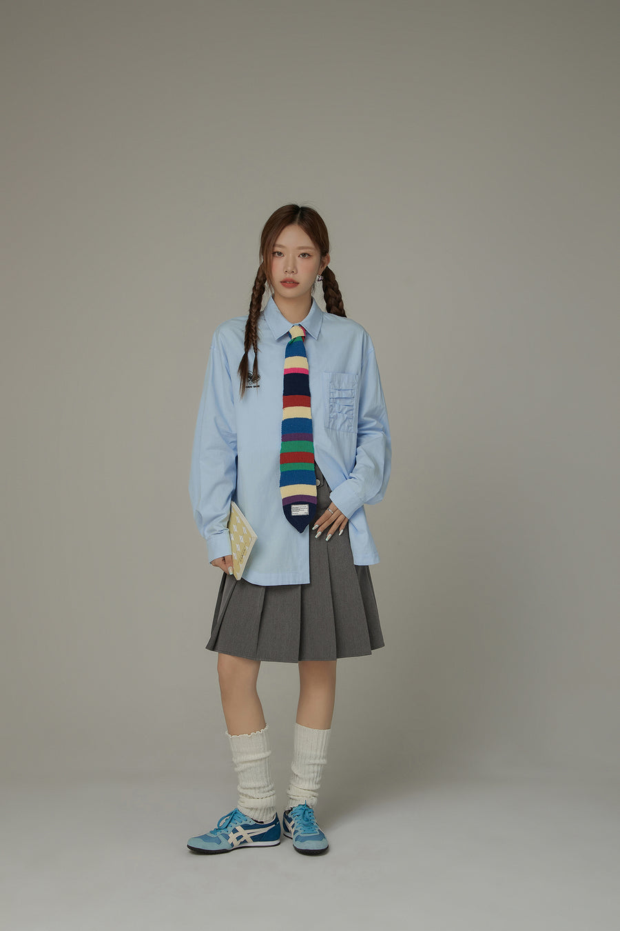 CHUU Logo Embroidered Pleated Skirt