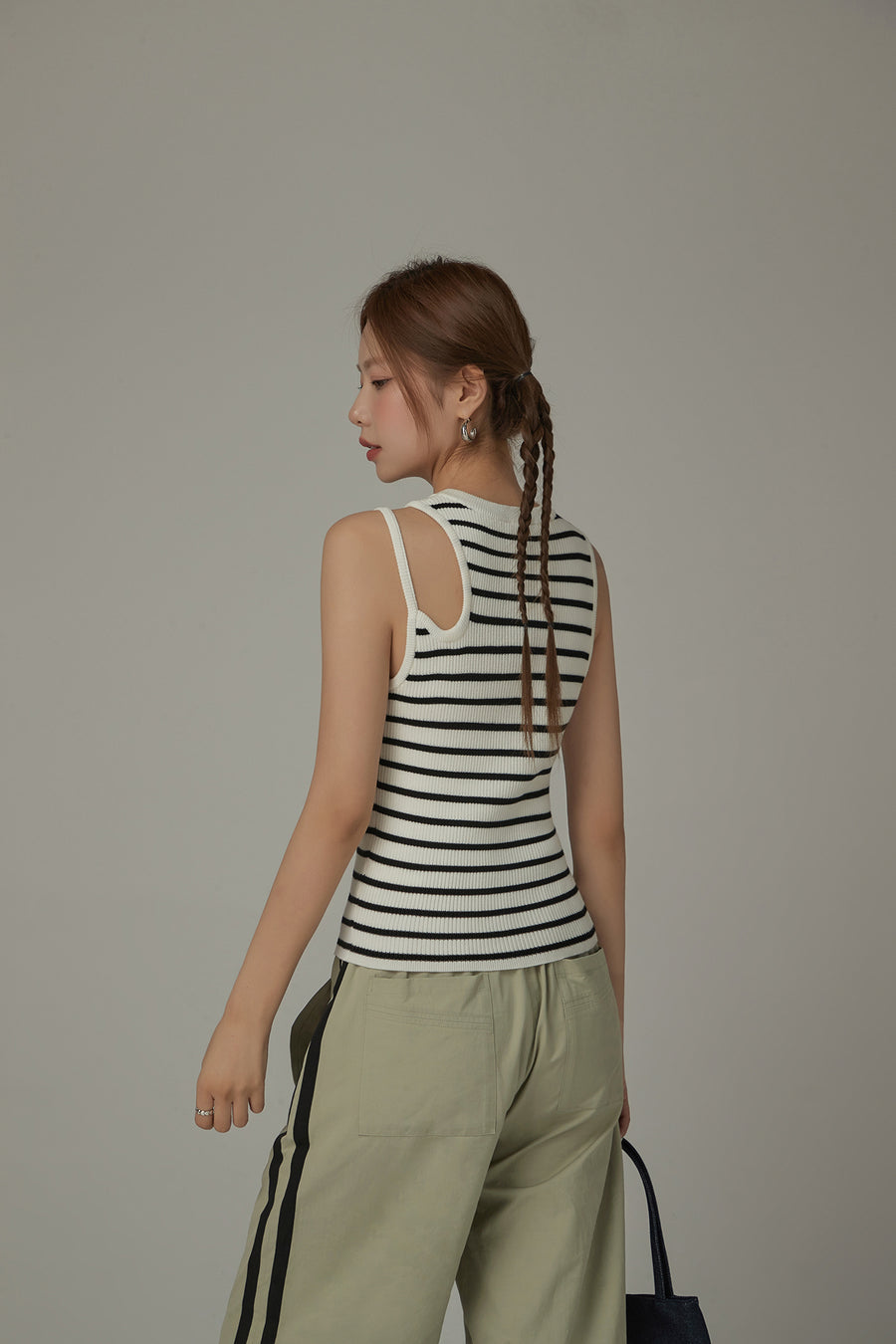 CHUU Cherry Ribbed Shoulder Cutout Sleeveless Top