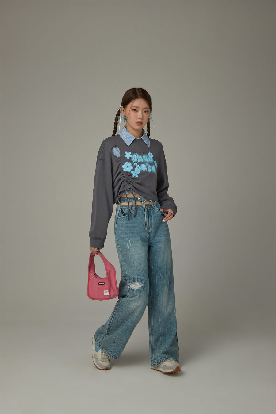 CHUU Logo Heart String Crop Sweatshirt