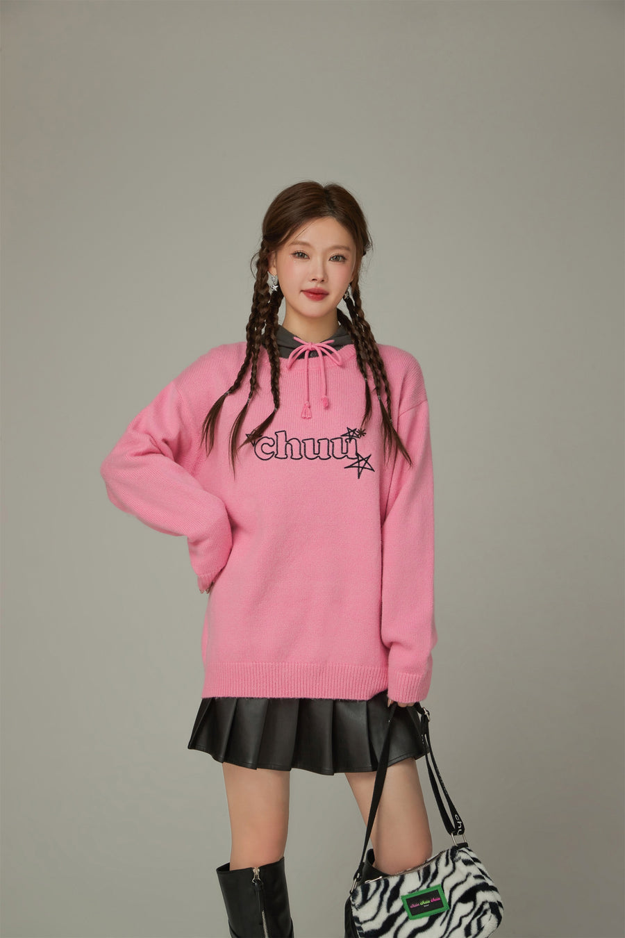 CHUU Logo Star Lettering Loose Fit Knit Sweater