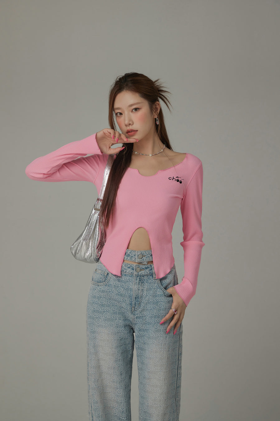 CHUU Color Embroidery Slit Long Sleeve T-Shirt