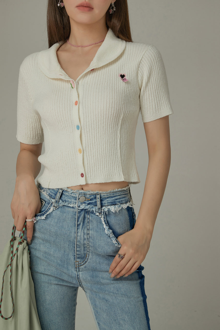 CHUU Rainbow Button Slim Crop Knit Top