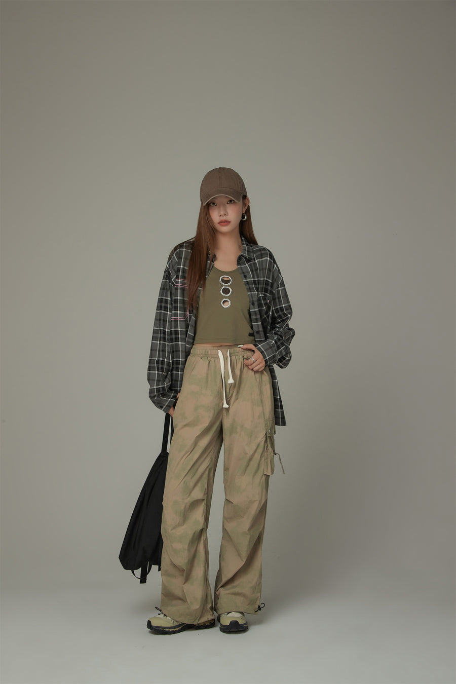 CHUU Color Cargo String Pants