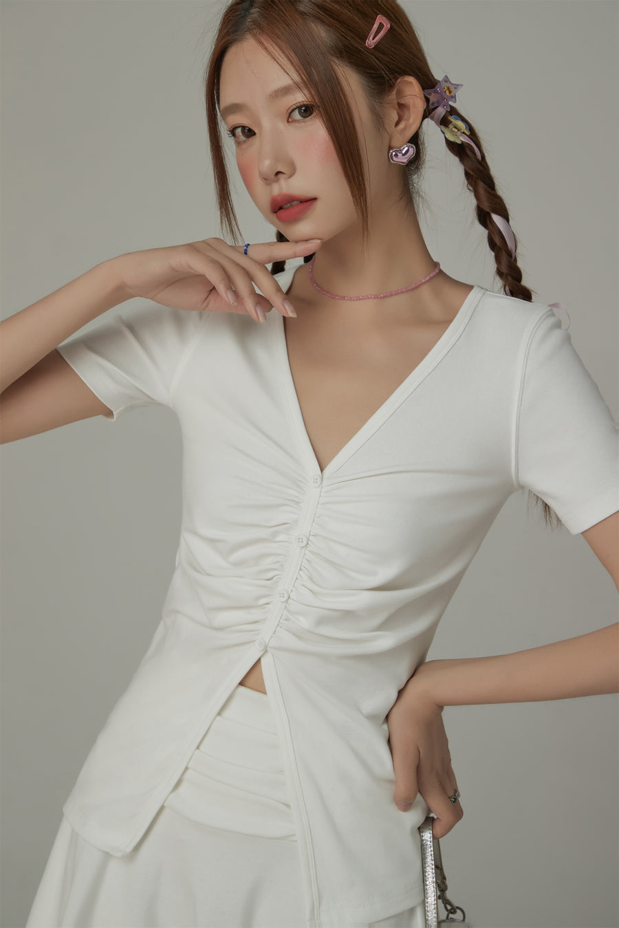 CHUU Shirring V-Neck Slit Short Sleeved T-Shirt