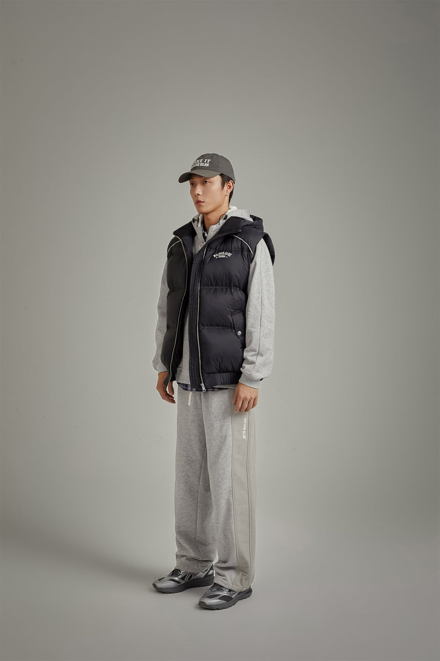 CHUU Two Toned String Wide Sweatpants