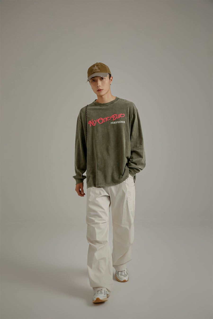 CHUU Solid Color Drawstring Casual Cargo Pants