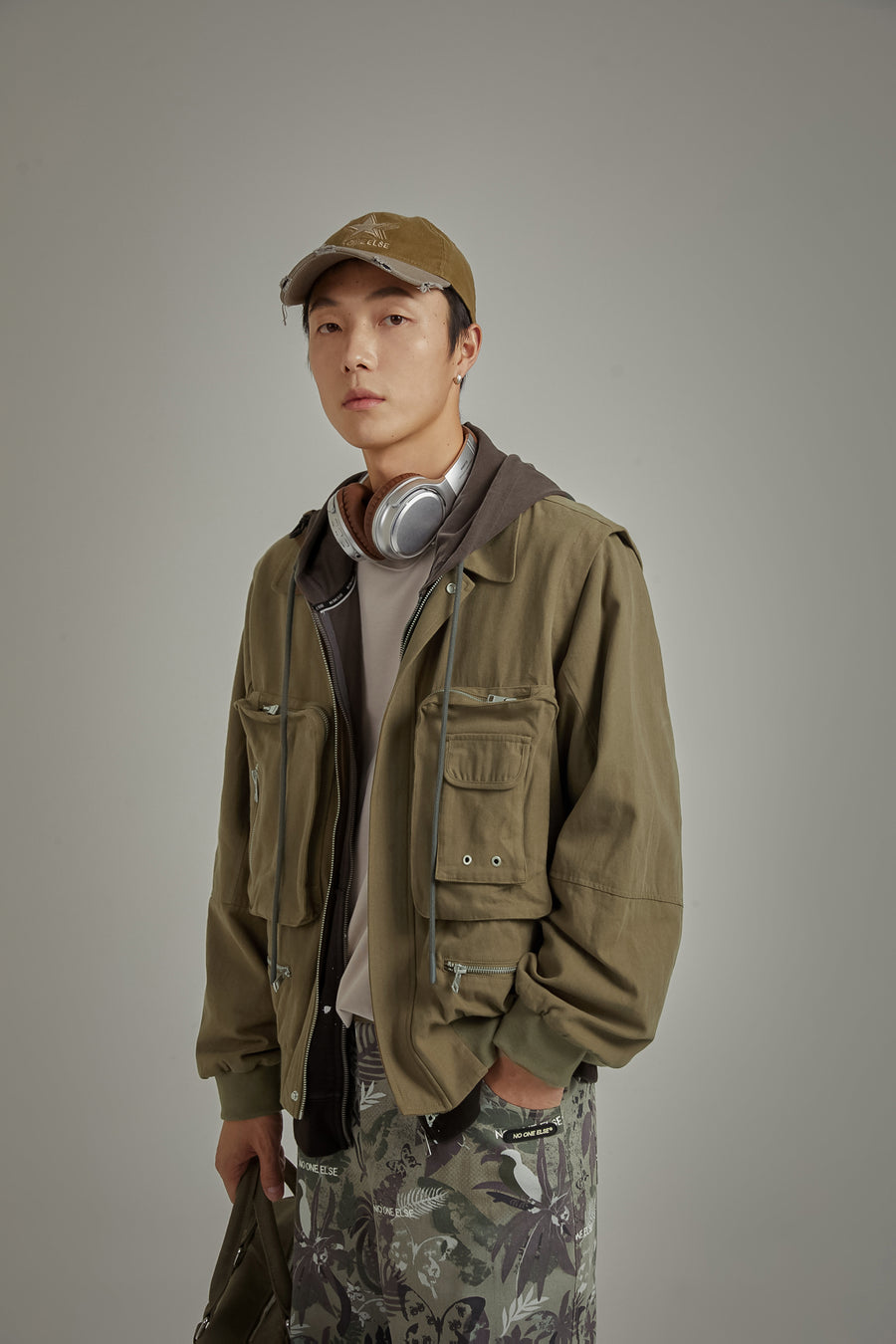 CHUU Big Pocket Zip-Up Jacket