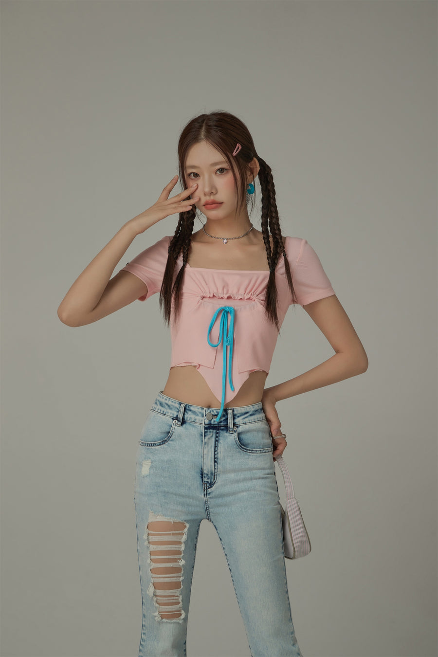 CHUU Unbalanced Square Neck Center Ribbon Short Sleeve Top