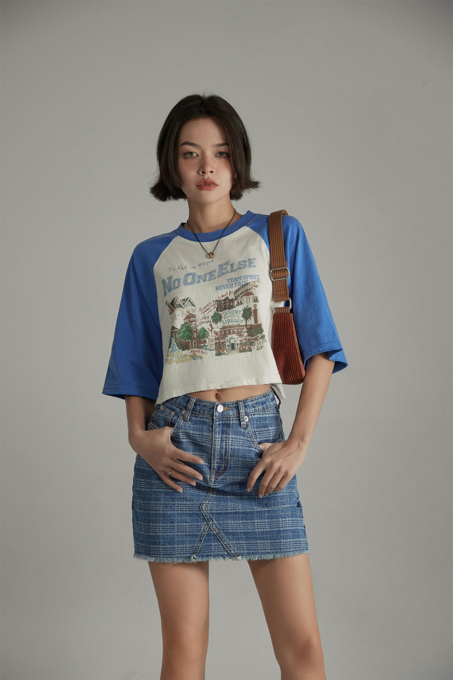 CHUU Checked Fringed Hem Denim Mini Skirt