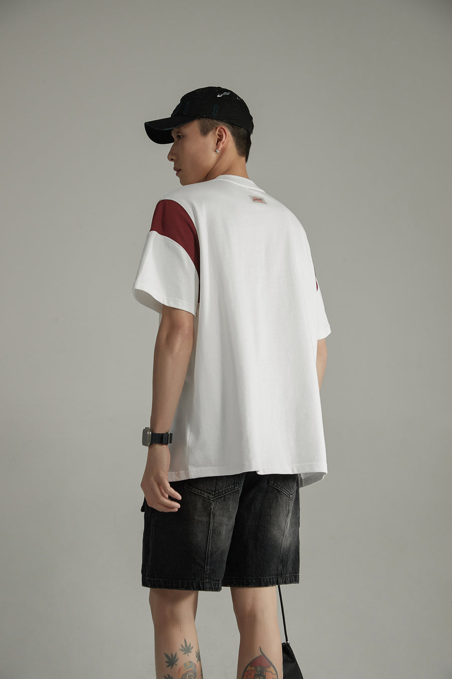 CHUU Logo Cotton Contrast Sleeves T-Shirt