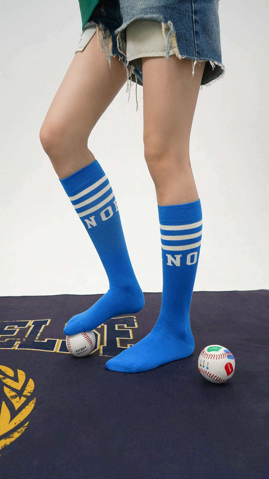 CHUU Noe Striped Basic High Socks