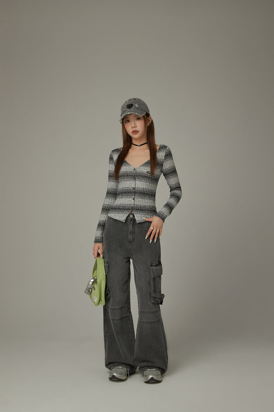 CHUU Color Matching Stripe V-Neck Slim Top