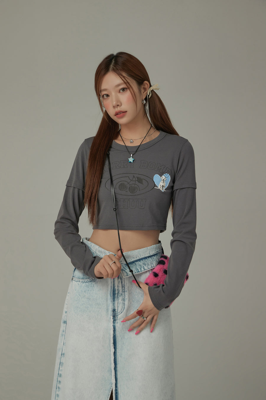 CHUU Cherry Bomb Logo Printed Cropped Long Sleeve T-Shirt