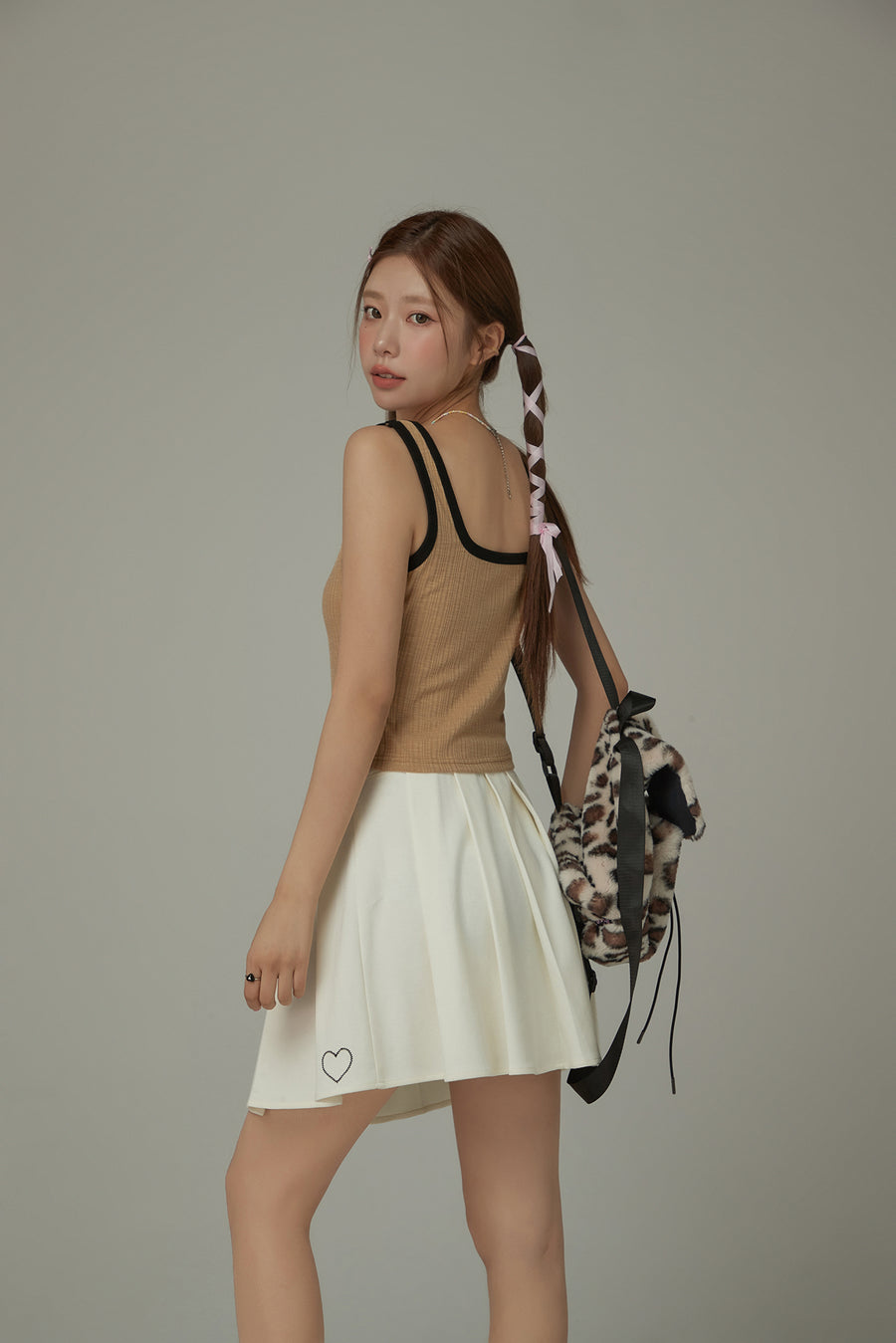 CHUU Color Lined Ribbed Sleeveless Semi Crop Top