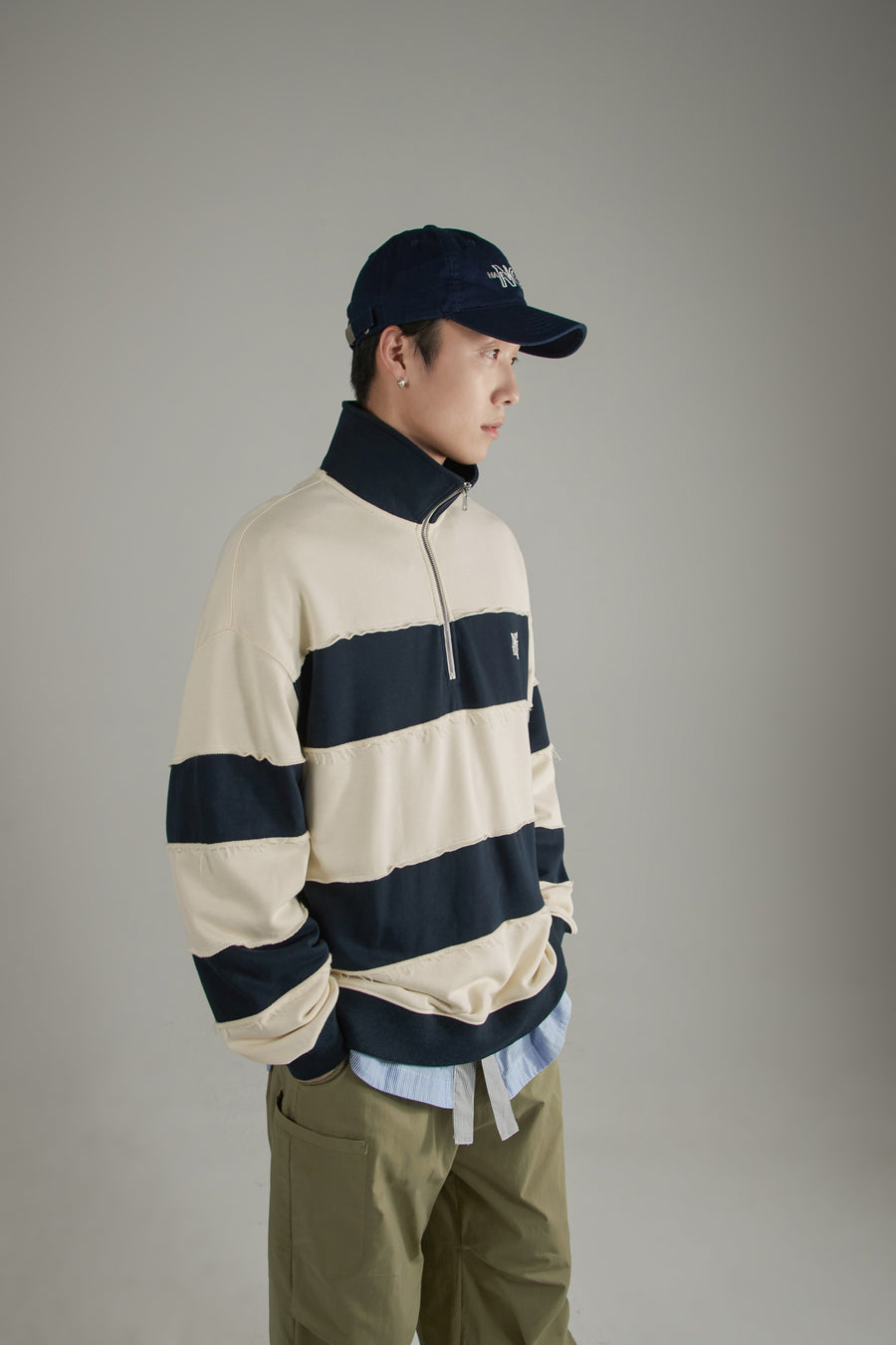 CHUU Half Zip-Up Color Striped Sweatshirt