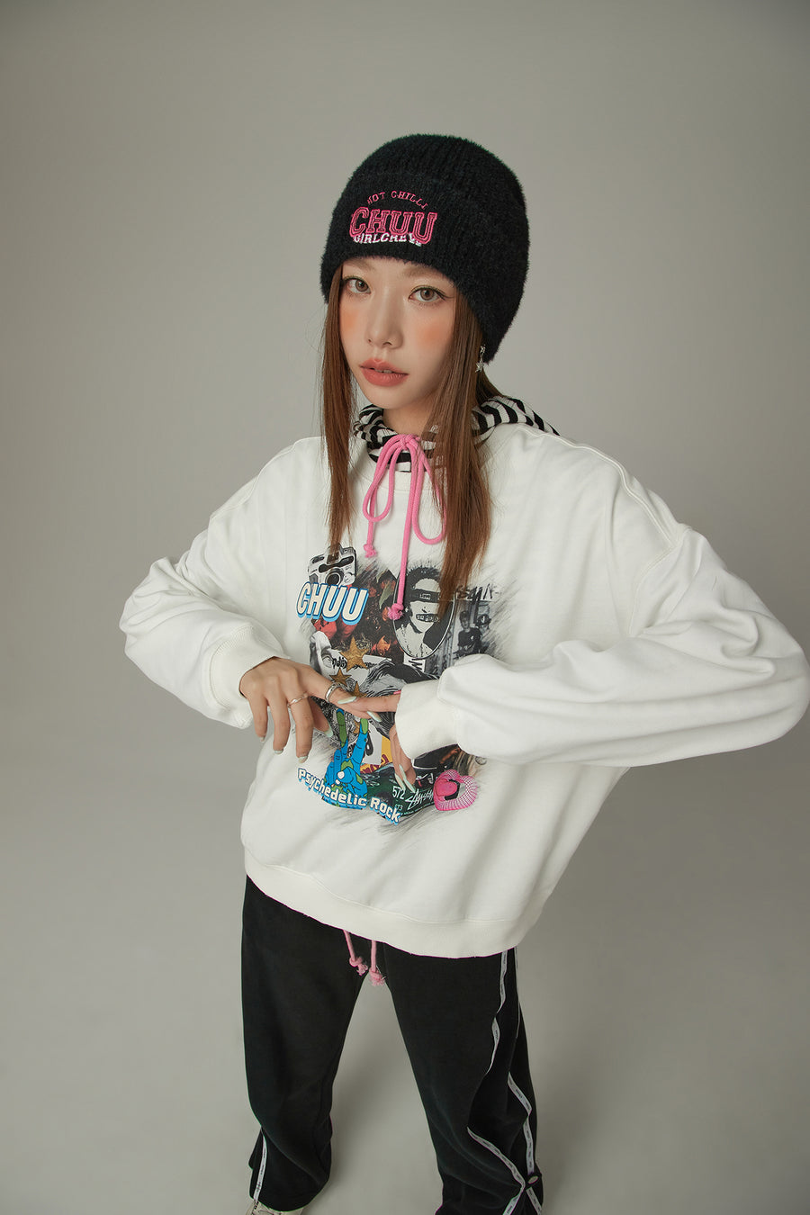 CHUU Printed Icons Rock Sweatshirt