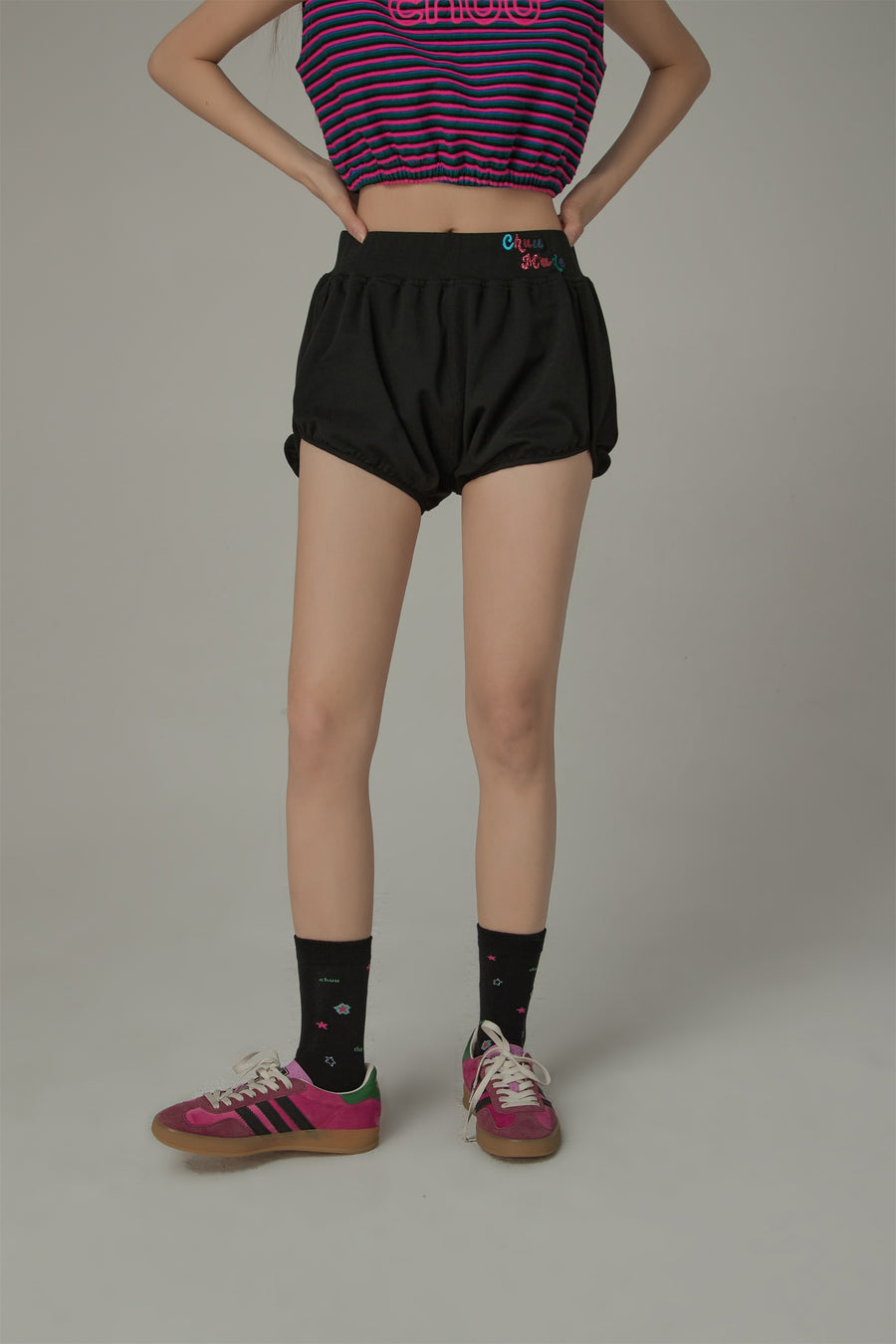 CHUU Multi Color Logo Embroidered Banded Shorts