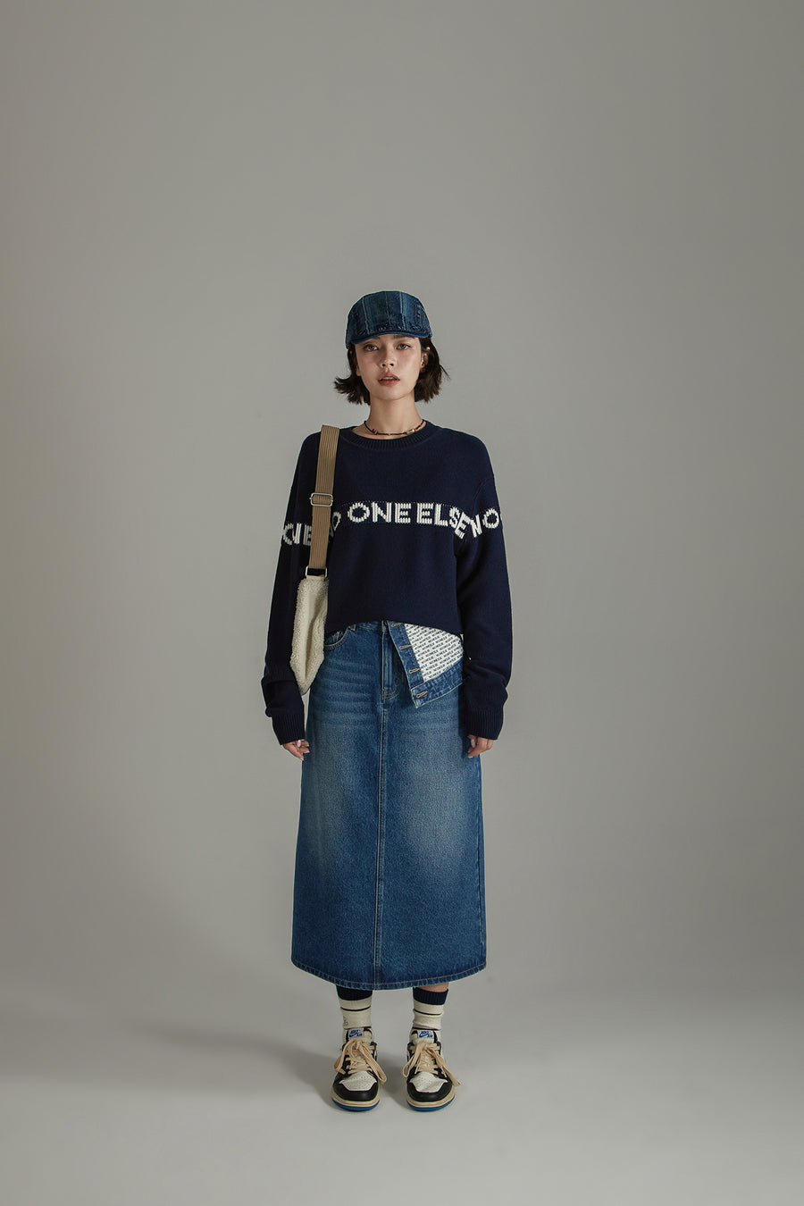 CHUU Logo Lettering Basic Knit Sweater