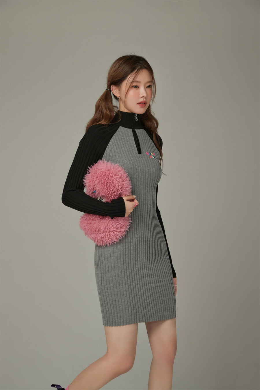 CHUU Color Matching Half Zip-Up Dress