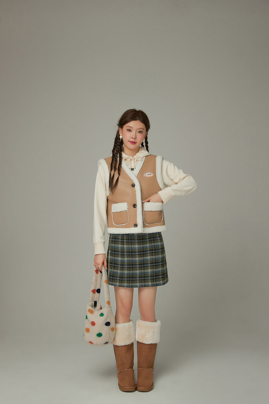 CHUU Logo Check Mini Skirt