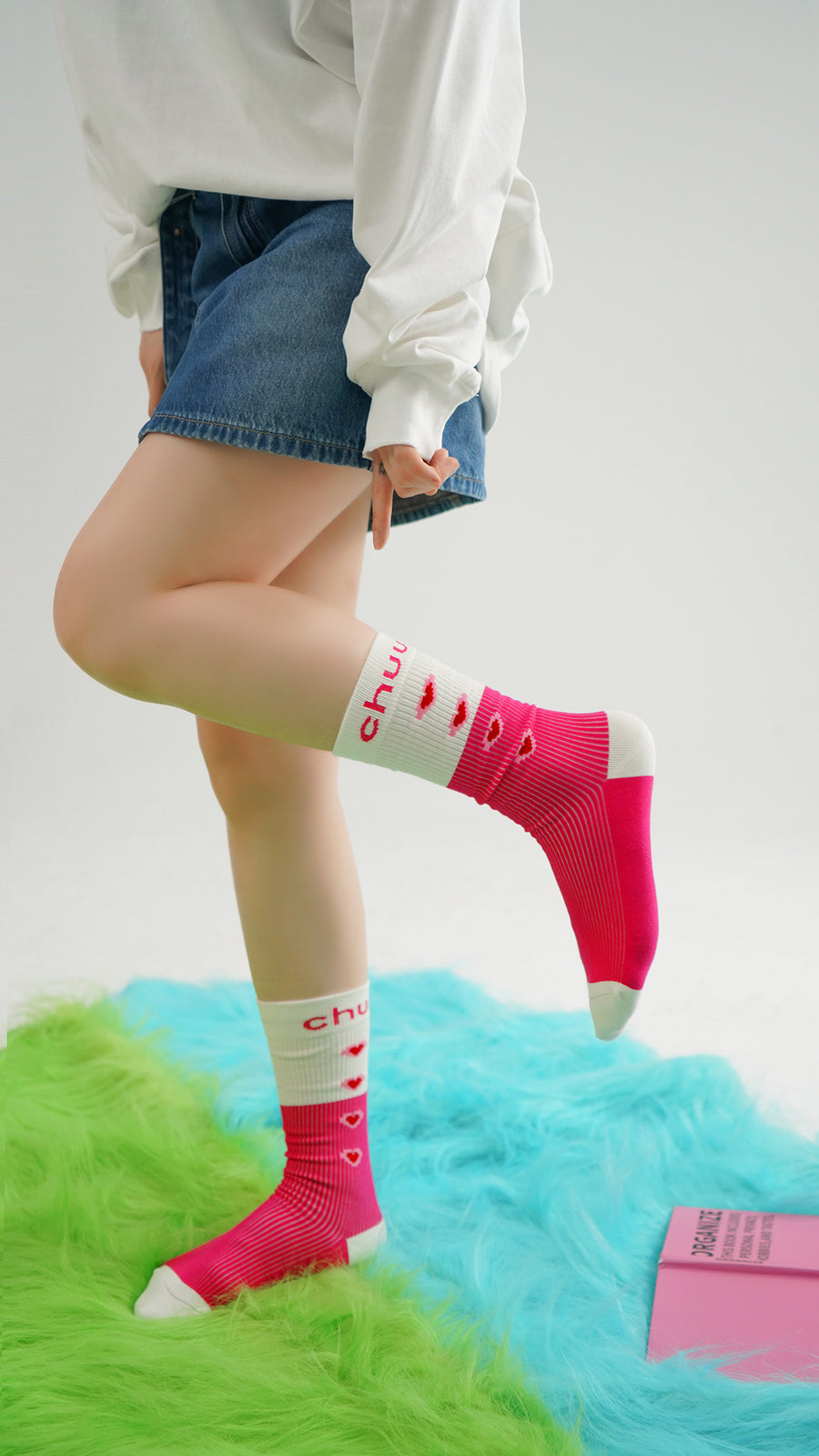 CHUU Logo Multi Heart Ribbed High Socks