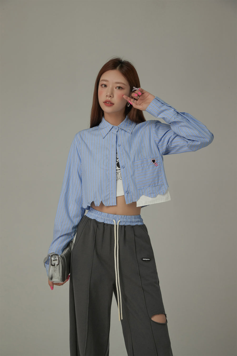 CHUU Color Crop Jagged Hem Shirt