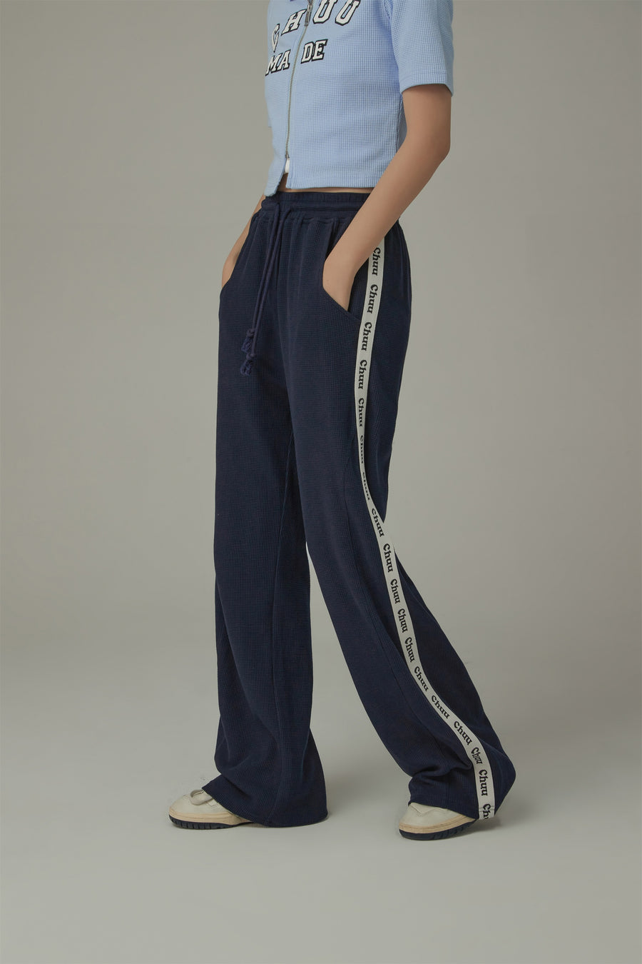 CHUU Elastic Waist Sporty Logo Sweatpants