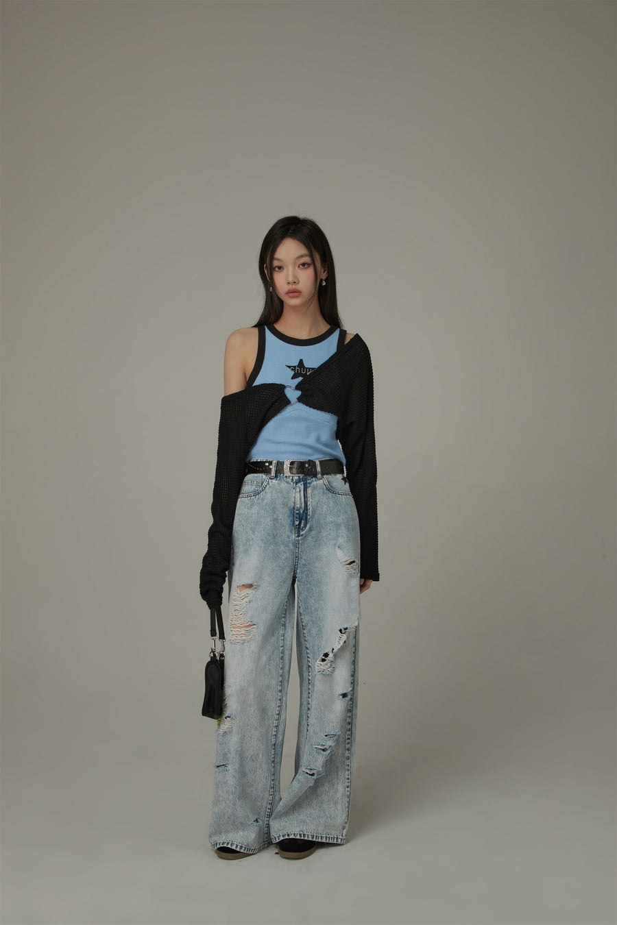 CHUU Chuu Star Center Line-Colored Sleeveless Semi Crop T-Shirt