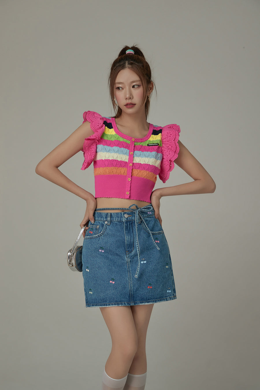 CHUU Ruffled Lace Striped Crop Knit Top