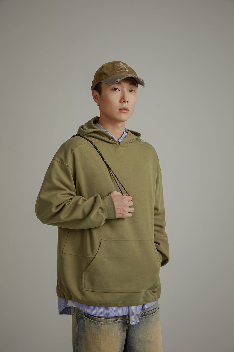 CHUU Simple Embroidered Overfit Hoodie