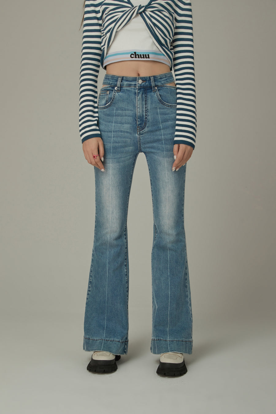 CHUU Ripped Pocket Cutout Waist Bootcut Jeans