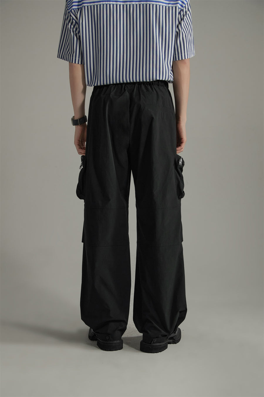 CHUU Casual Drawstring Wide Cargo Pants