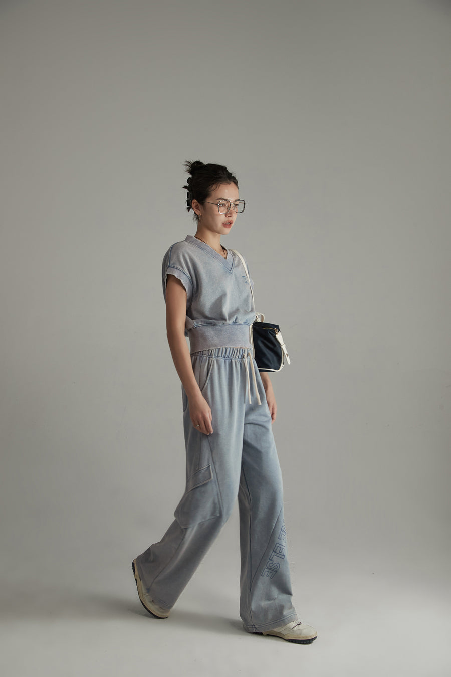 CHUU Elastic Waist Casual Diagonal Pocket Wide Leg Pants